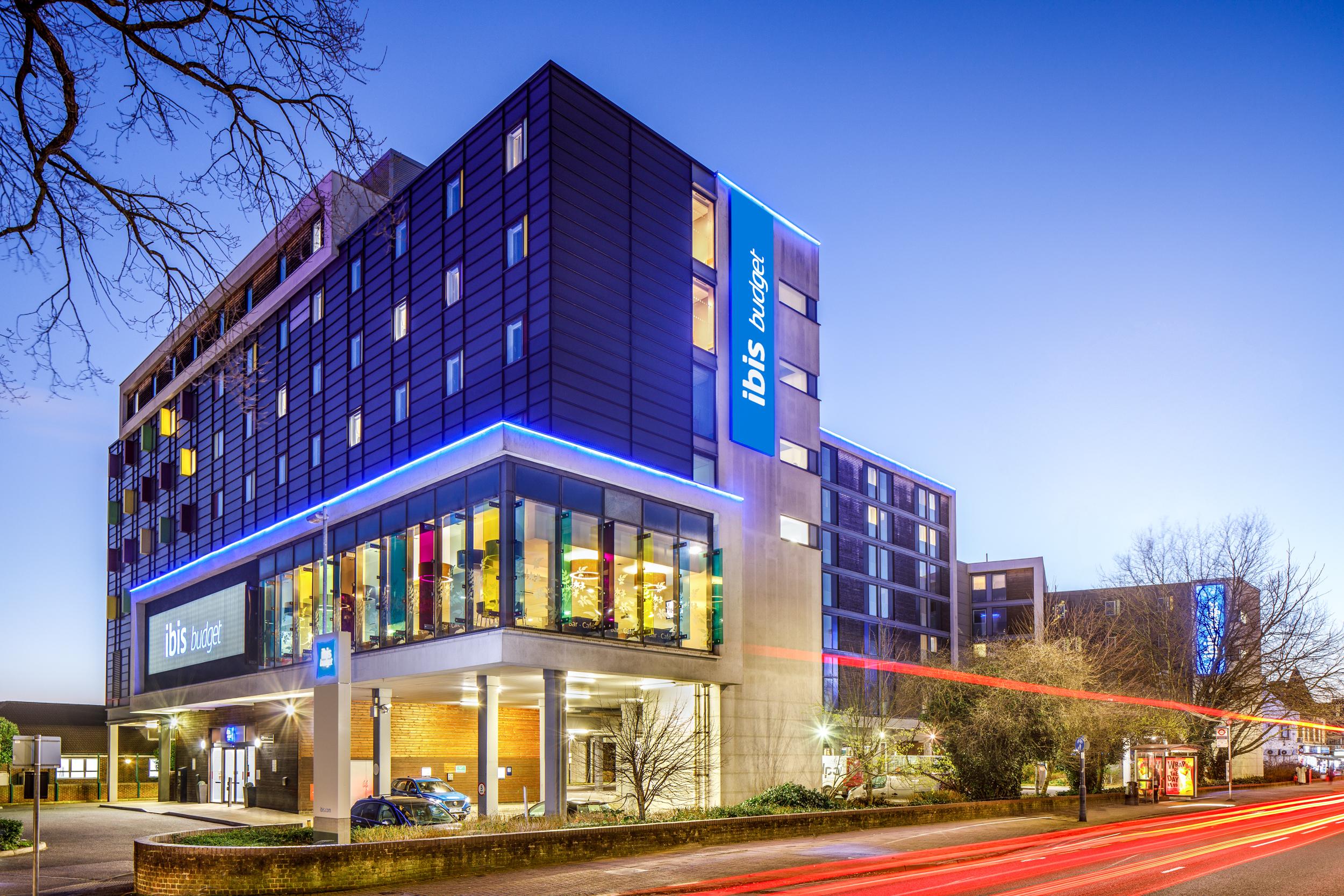 Ibis Budget London Heathrow Central Cranford Exterior foto