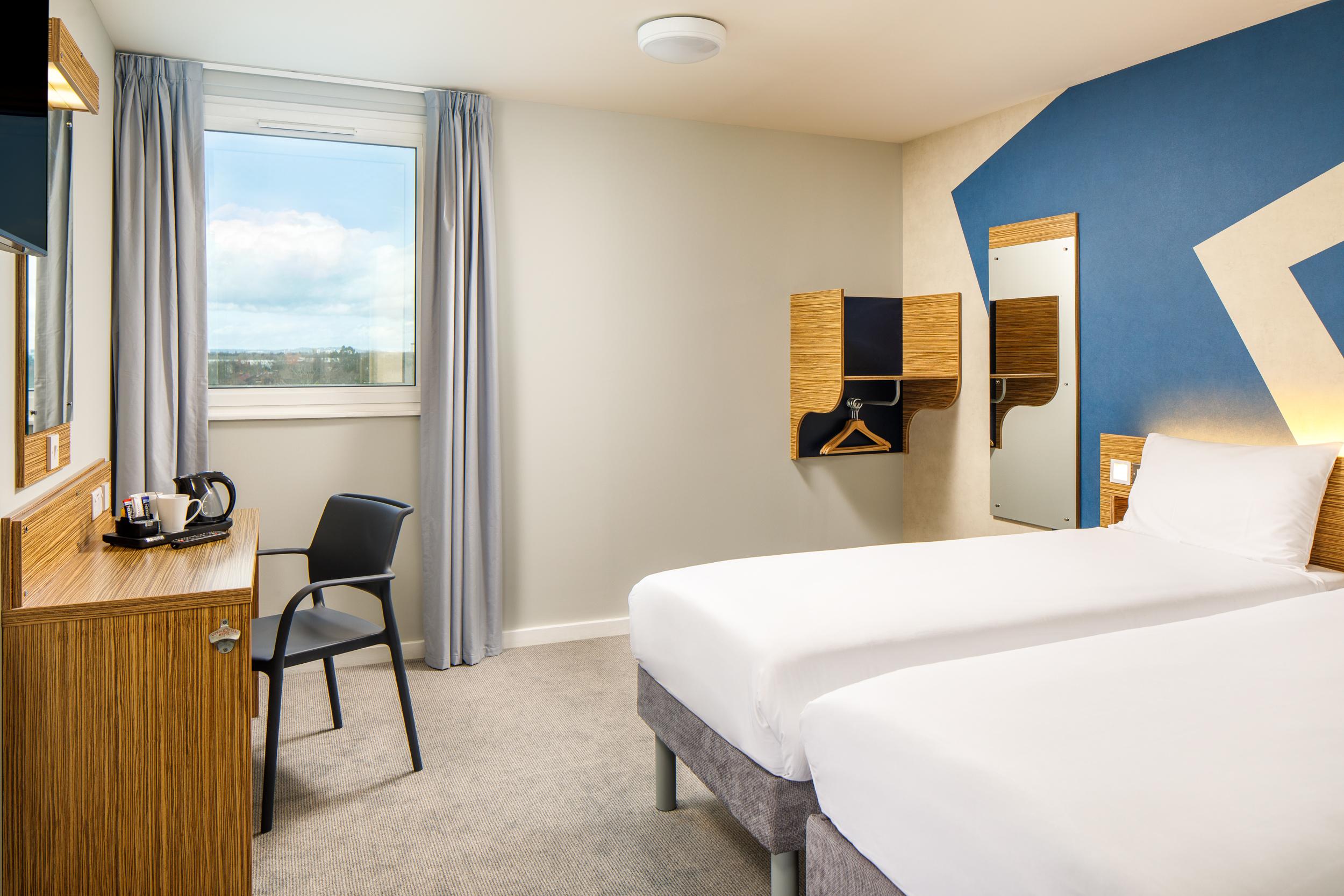 Ibis Budget London Heathrow Central Cranford Exterior foto