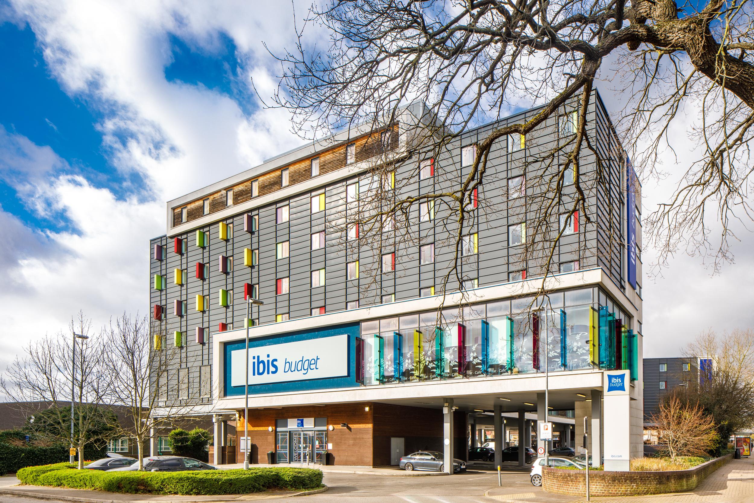 Ibis Budget London Heathrow Central Cranford Exterior foto